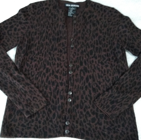 Lambs wool Cardigan Sweater - Picture 5 of 6